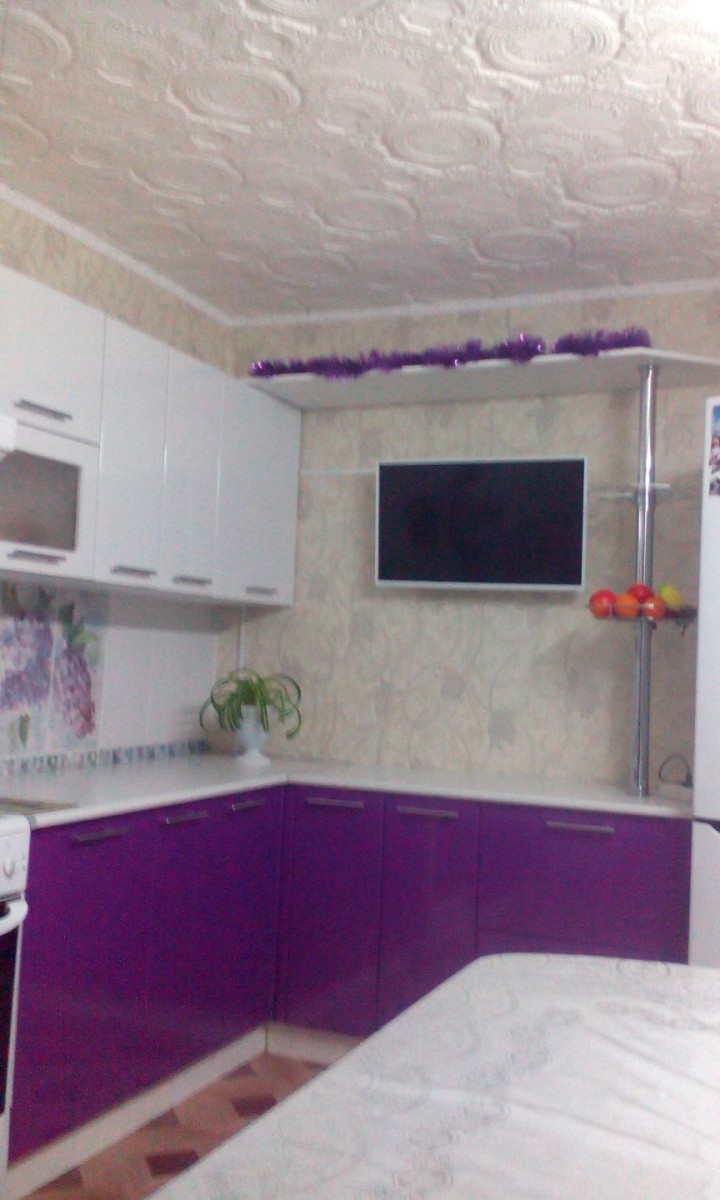 Кухня Белый металлик-Сирень металлик