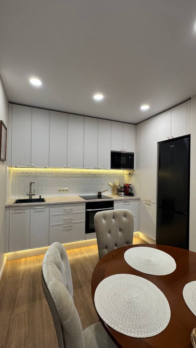 Кухня с фрезеровкой Рамка 20