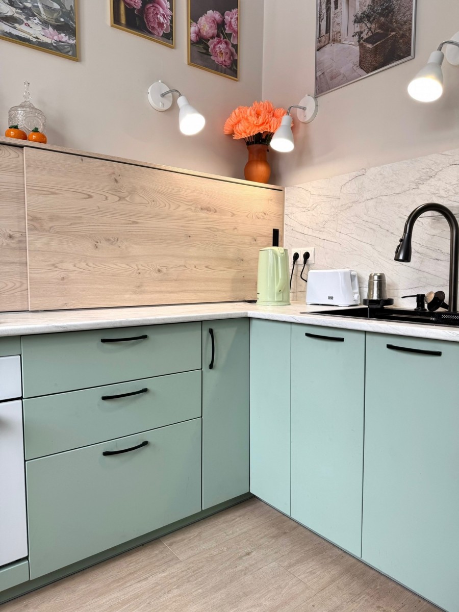 Кухня с раздвижным фартуком Кухня с раздвижным фартуком