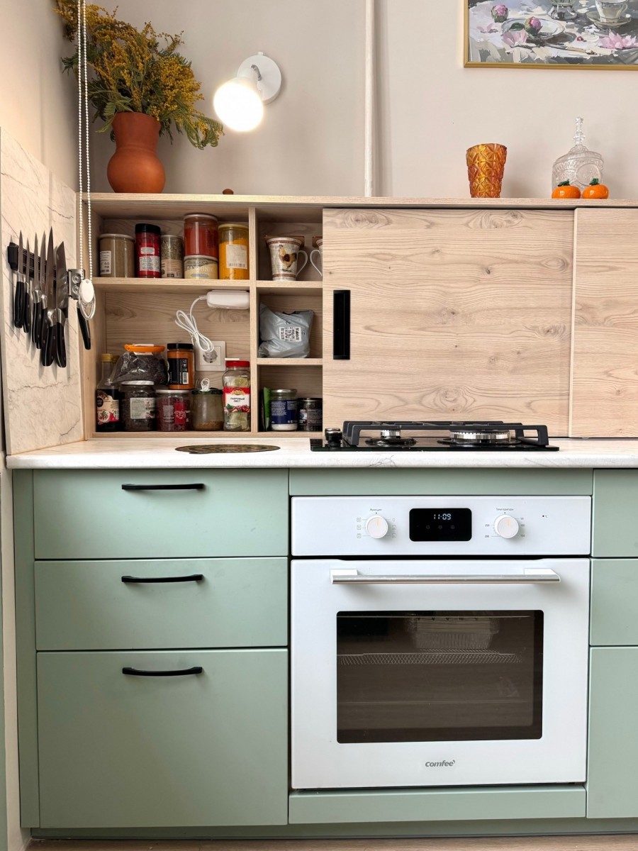 Кухня с раздвижным фартуком Кухня с раздвижным фартуком