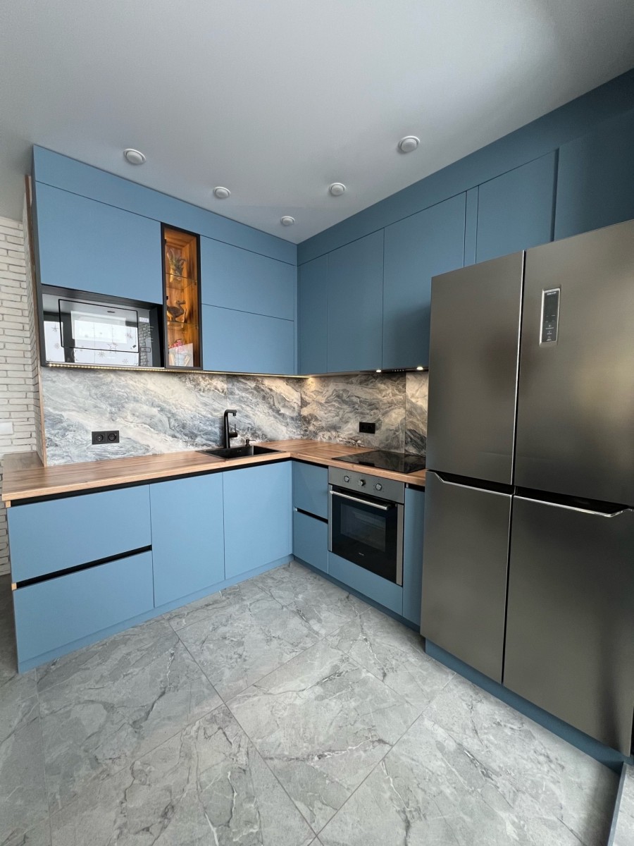 Кухонный гарнутур в Небесном цвете Кухонный гарнутур в Небесном цвете