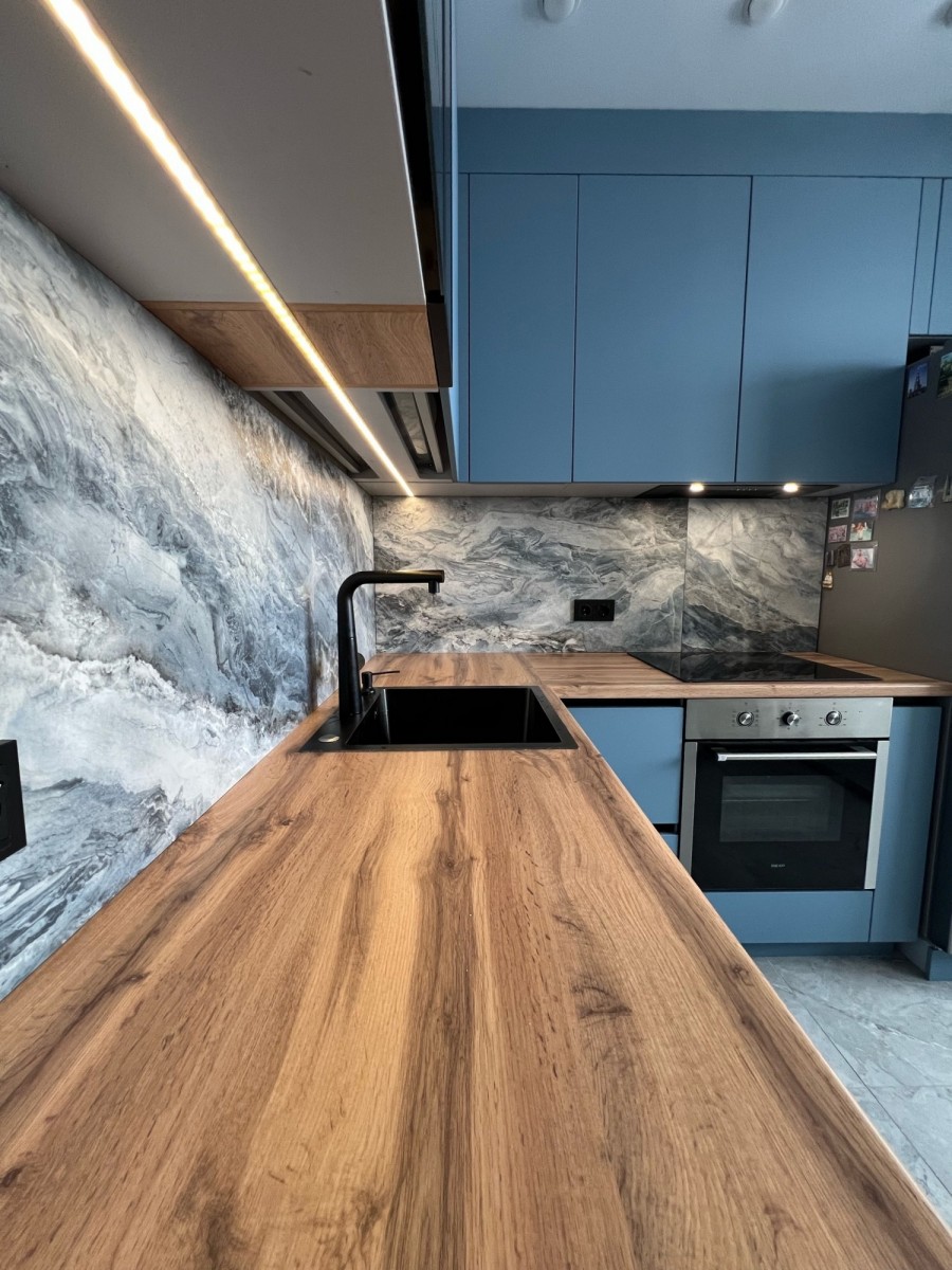 Кухонный гарнутур в Небесном цвете Кухонный гарнутур в Небесном цвете