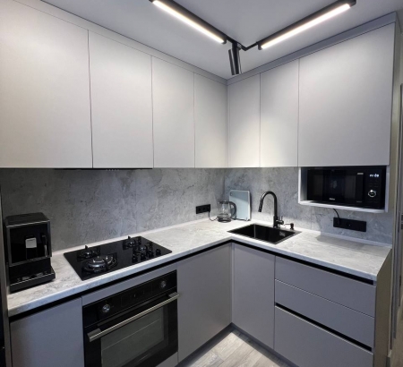 Кухня Сантьяго/Крема/Итальянский камень