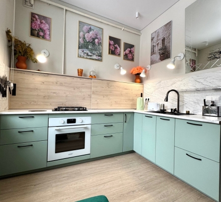 Кухня с раздвижным фартуком